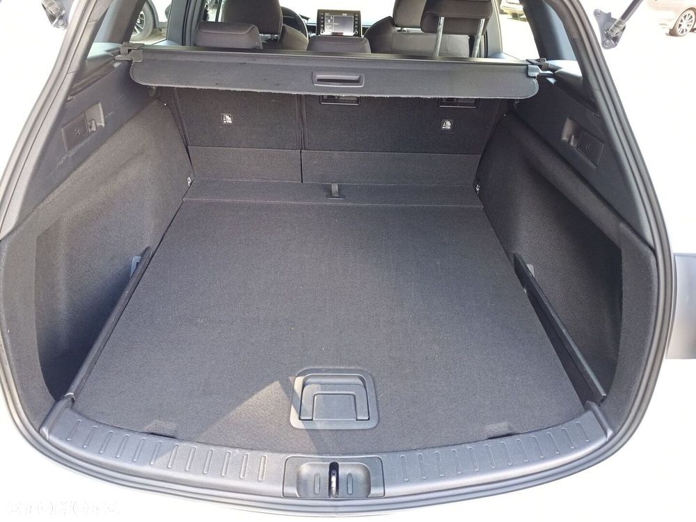 Toyota Corolla 1.8 Hybrid Comfort - 23