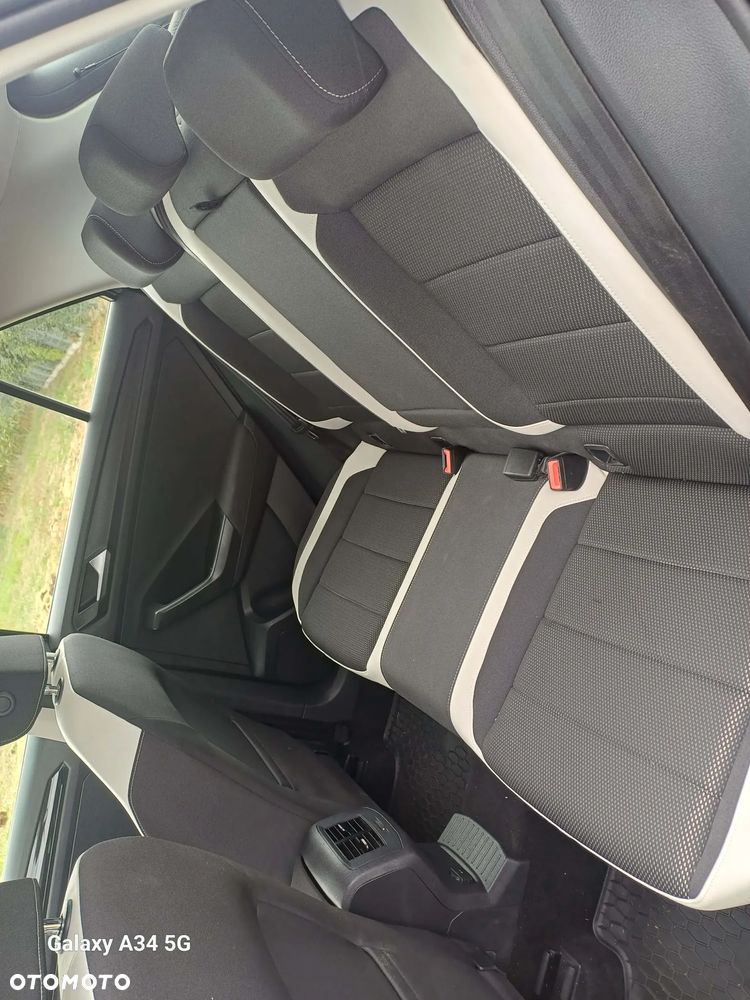 Volkswagen T-Roc - 18