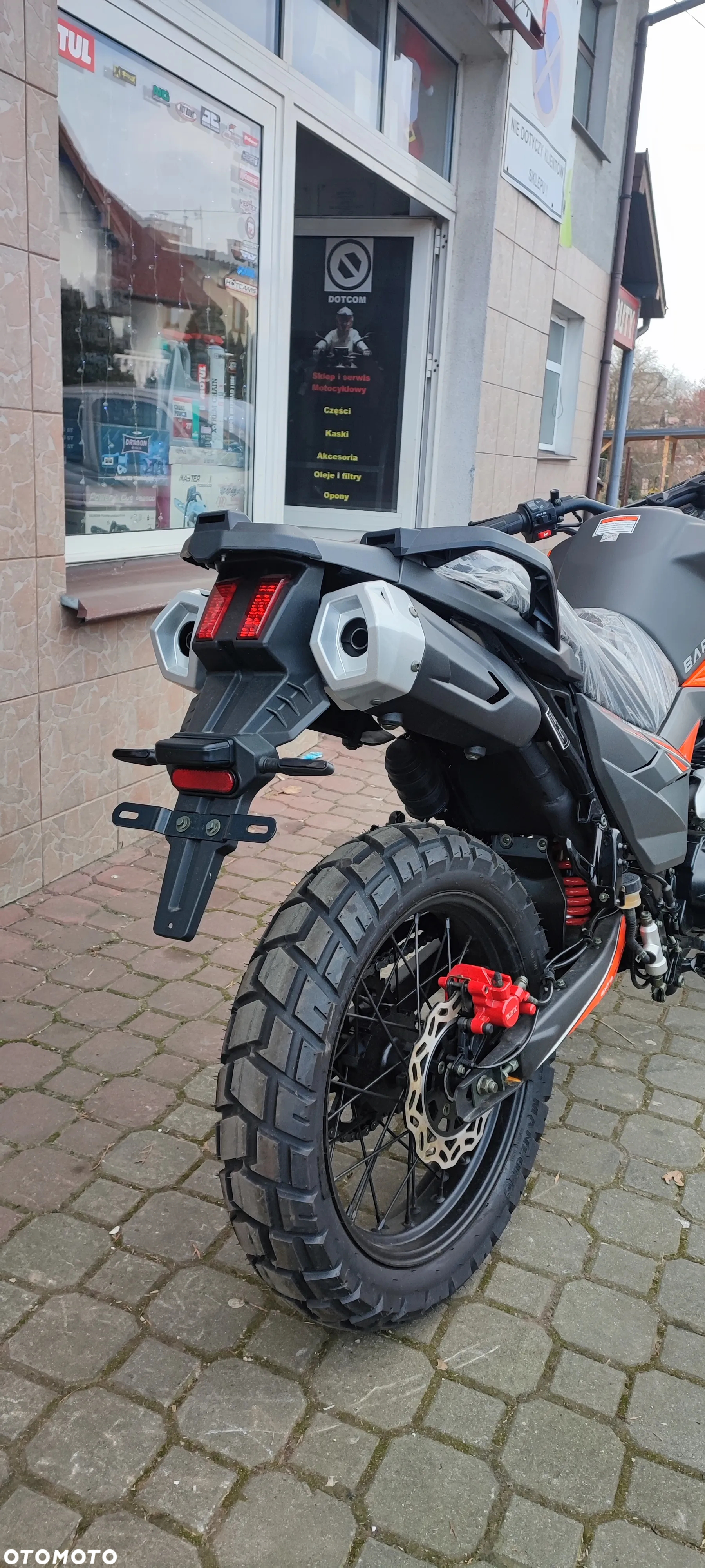 Barton Hyper