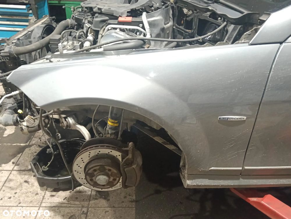 5400. Błotnik Lewy Przód C792 Mercedes C-Klasa W204 2009R PrzedLift (2007–2011)- Wysyłka - 2
