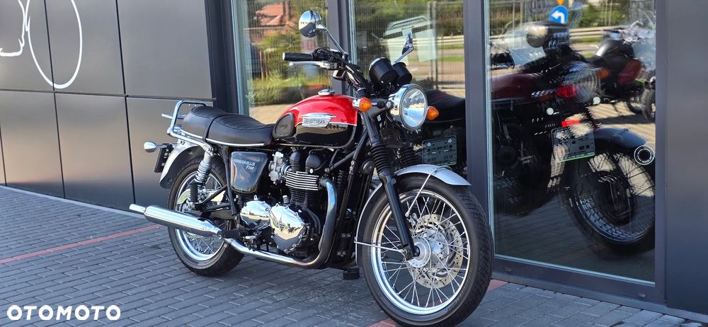 Triumph Bonneville - 6