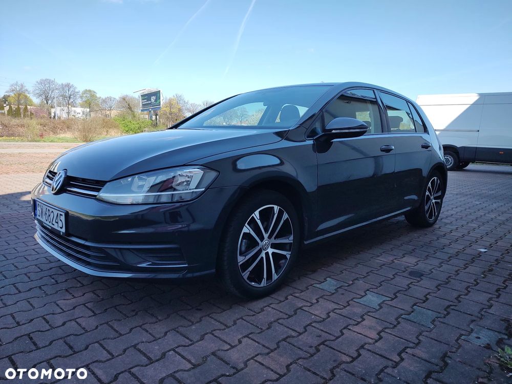 Volkswagen Golf - 1