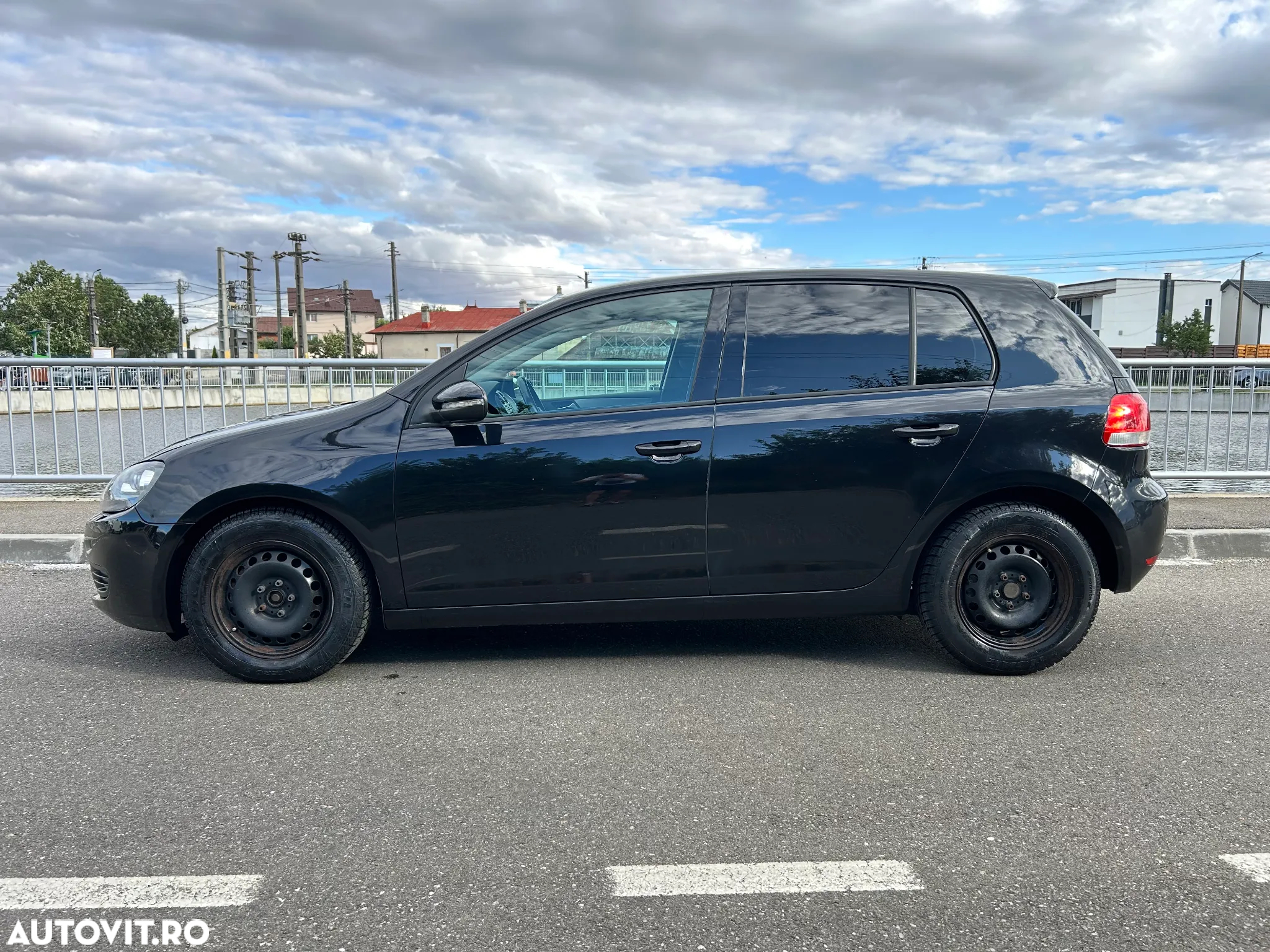 Volkswagen Golf 1.6 TDI DPF Comfortline - 5