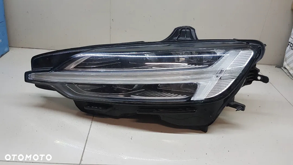 VOLVO S60 V60 II 18- PRZEDNIA LEWA LAMPA