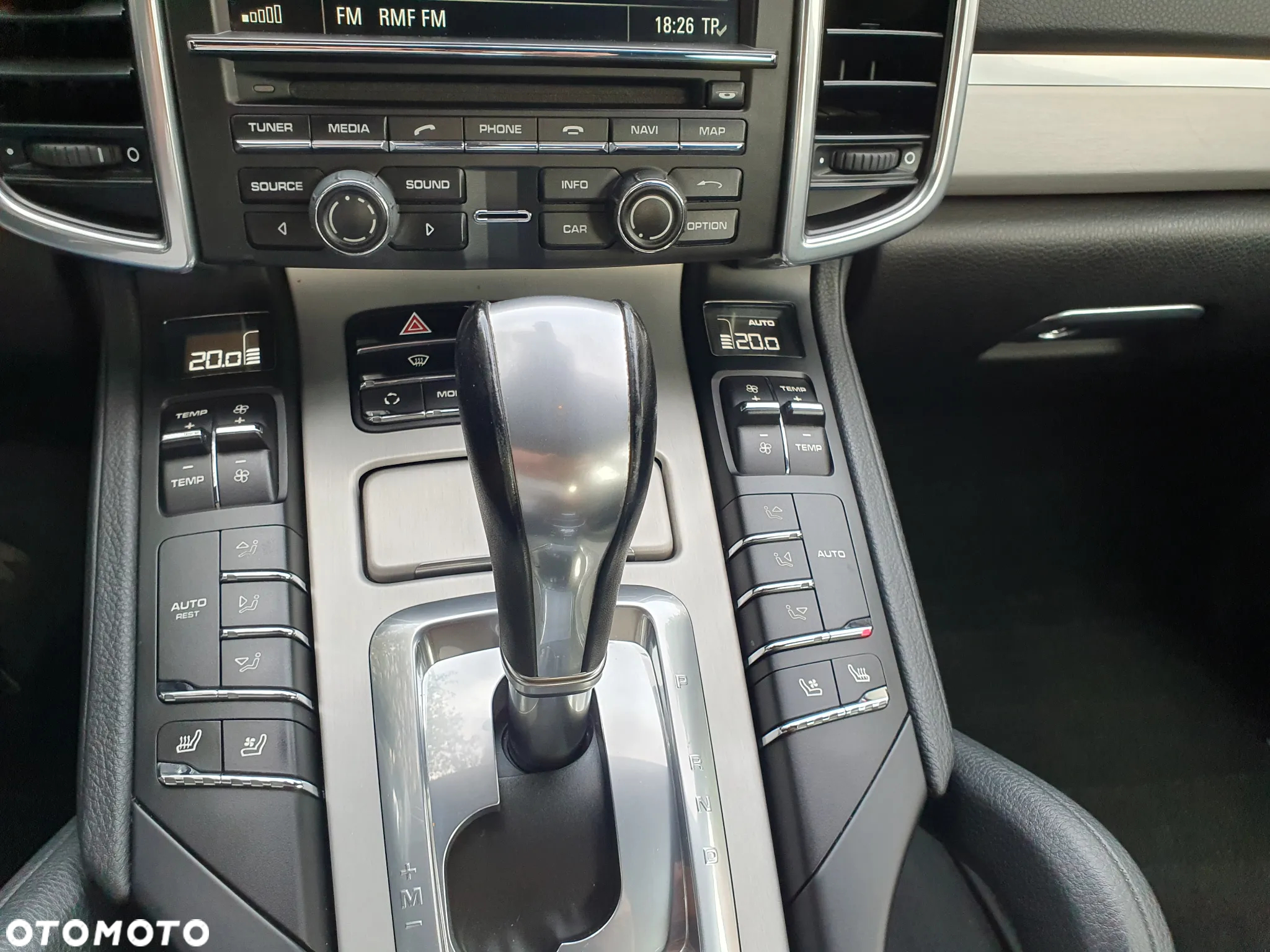 Porsche Cayenne - 14