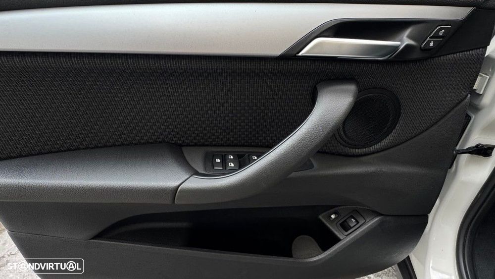 BMW X1 25 e xDrive - 8