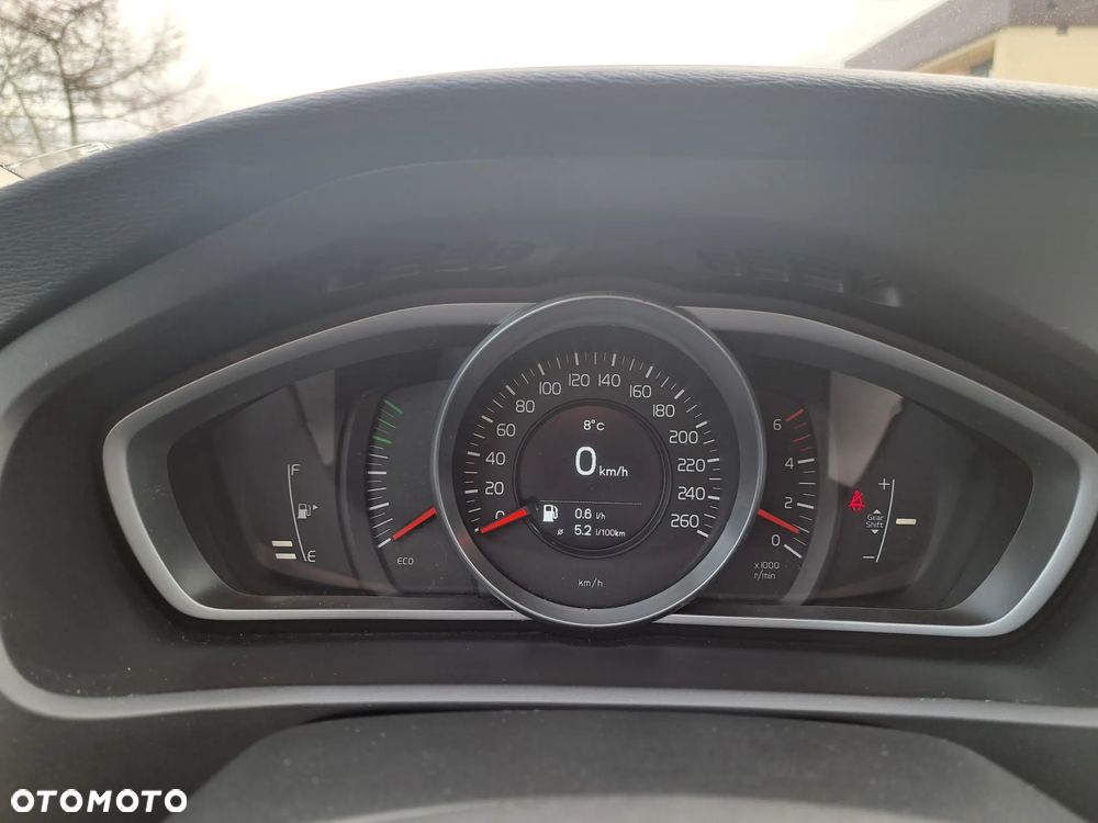 Volvo V40 D2 Momentum - 21