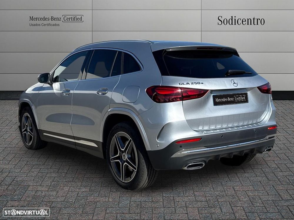 Mercedes-Benz GLA 250 e AMG Line - 4