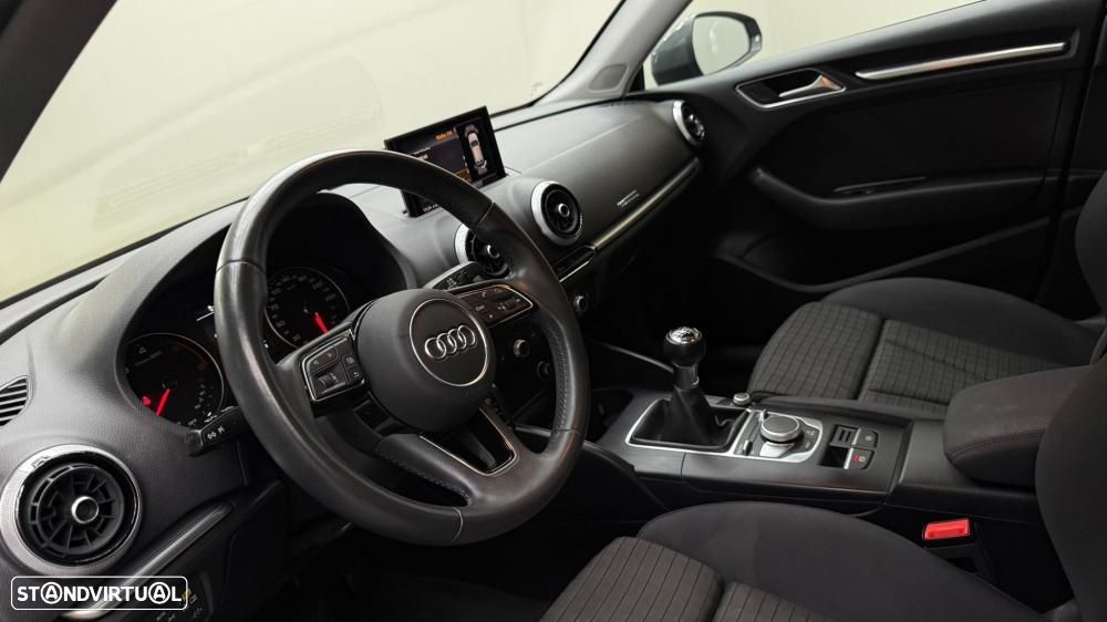 Audi A3 Sportback 1.6 TDI Sport - 2