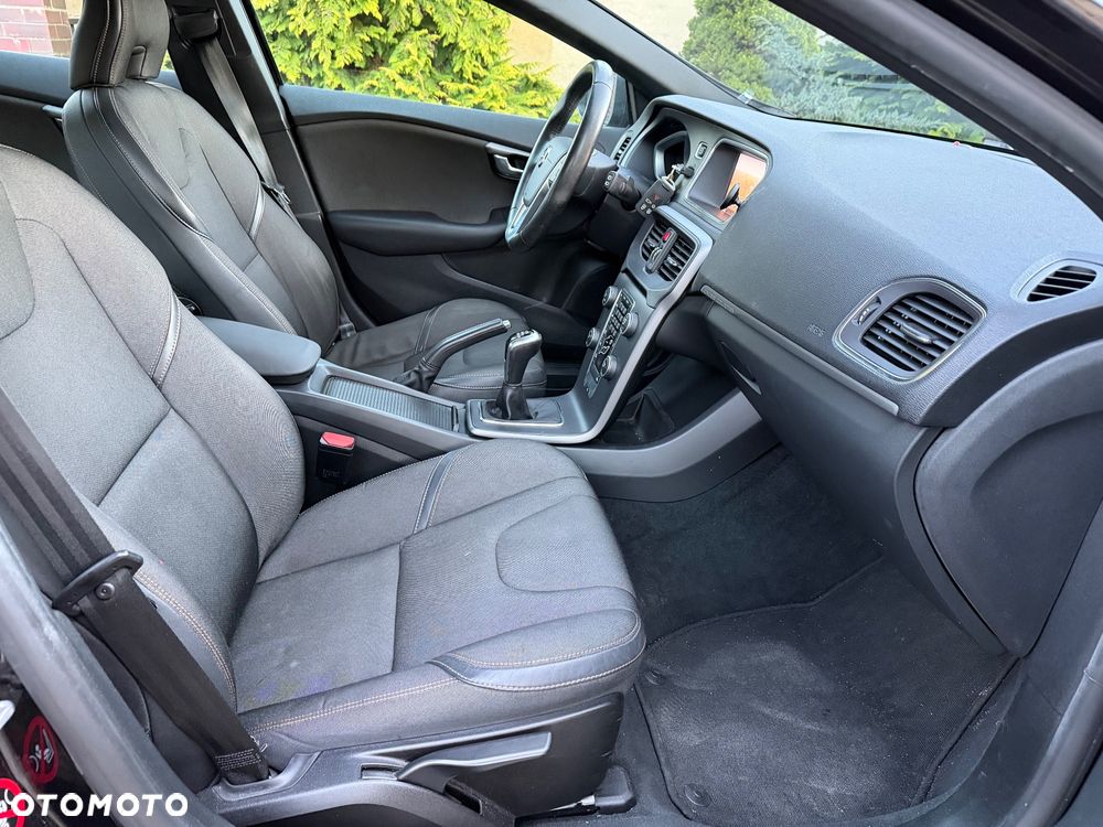 Volvo V40 T3 - 29