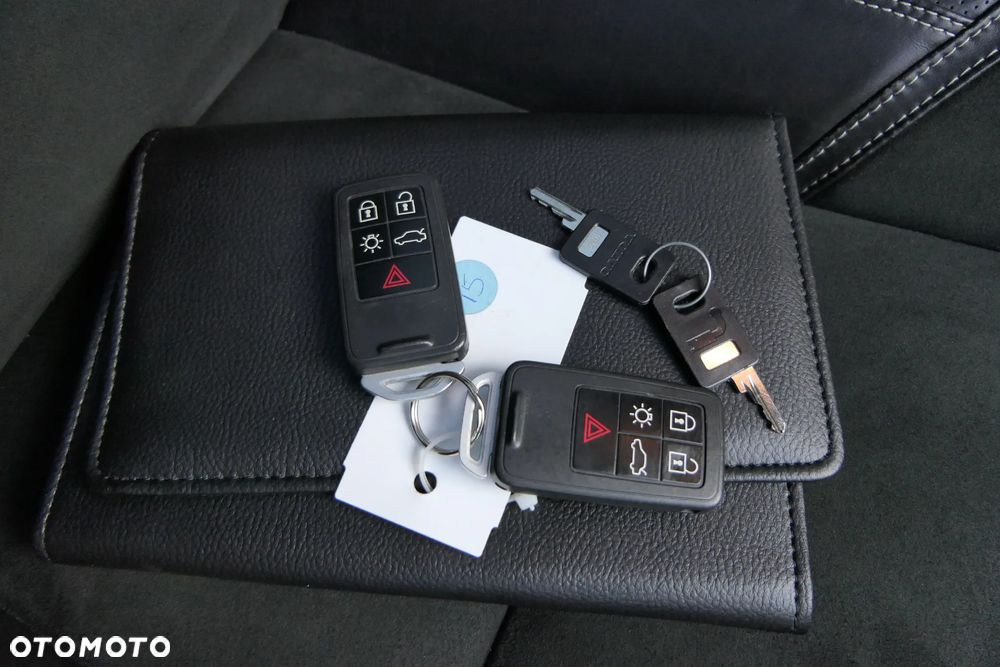 Volvo V40 D3 Geartronic RDesign - 16