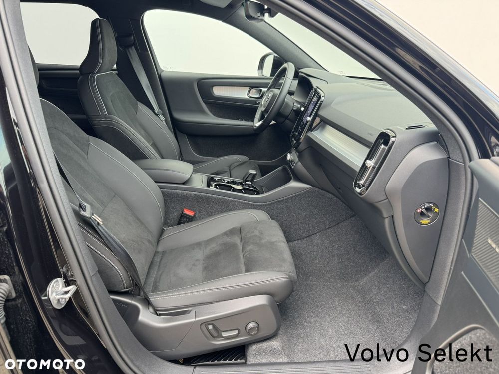 Volvo XC 40 B3 Plus Dark - 16