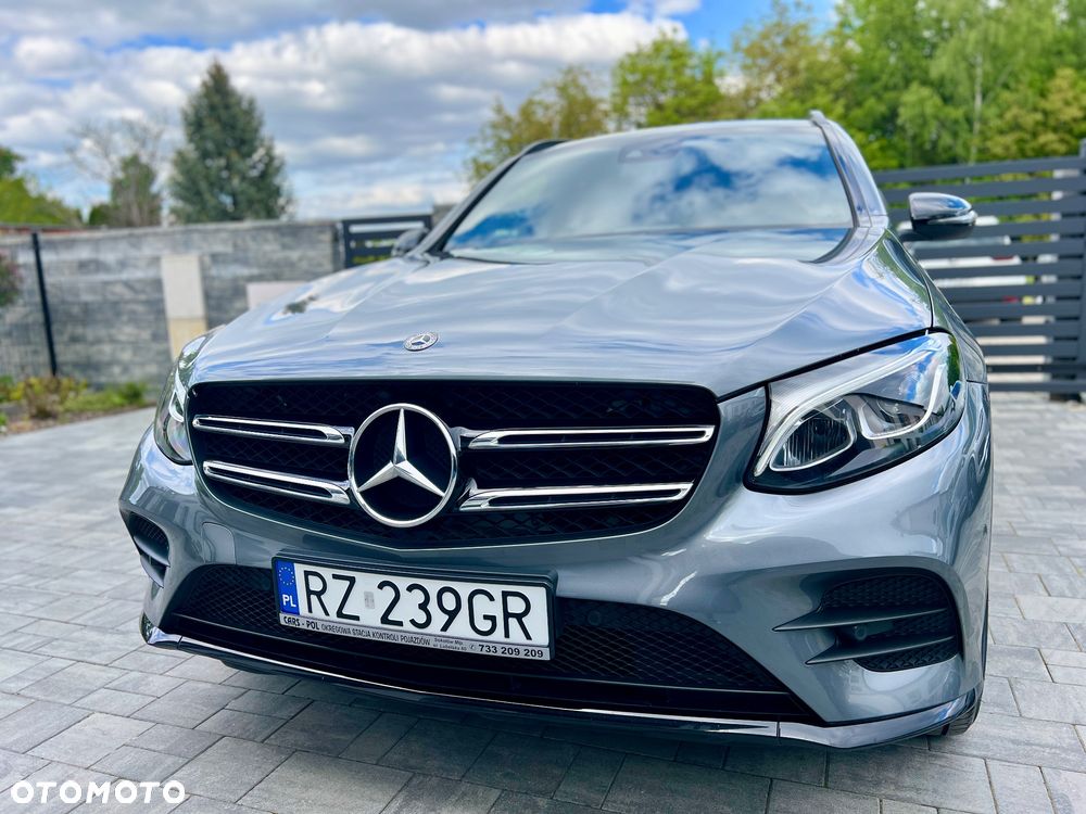 Mercedes-Benz GLC 250 4Matic 9G-TRONIC AMG Line - 11