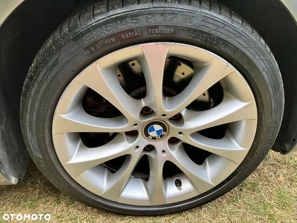 BMW Seria 3 330i - 12