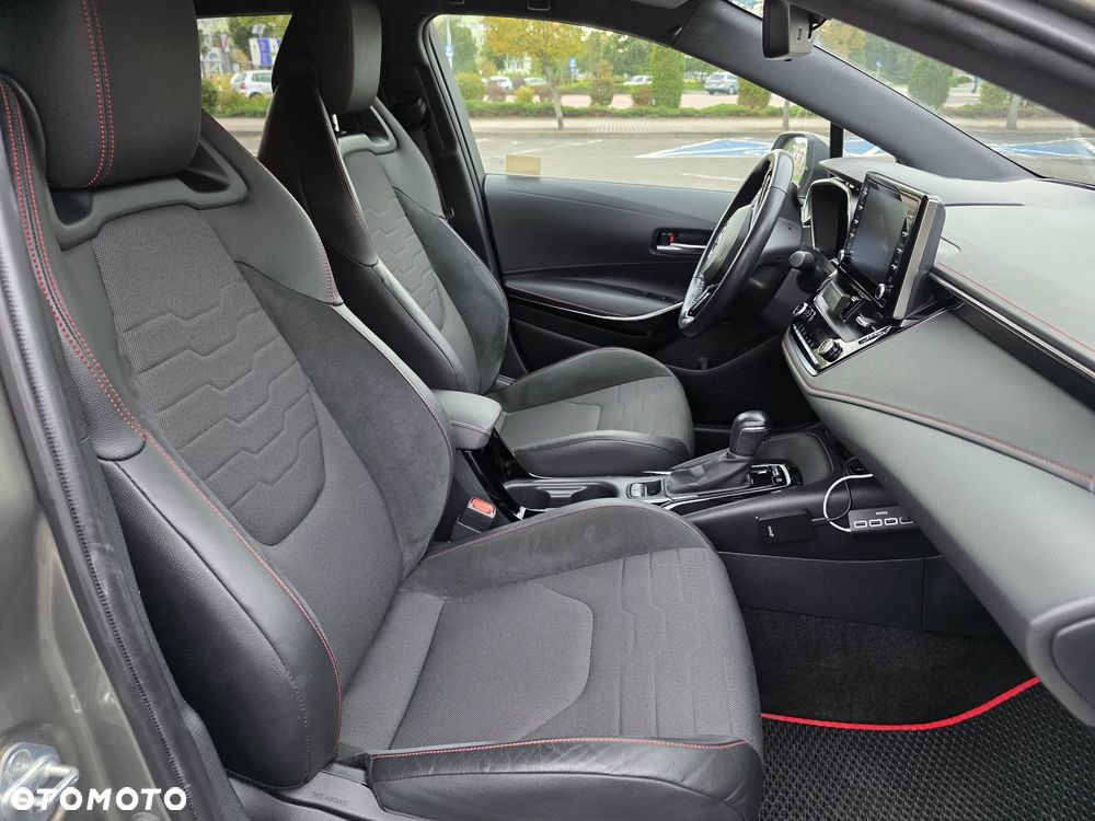 Toyota Corolla 2.0 Hybrid Executive - 13