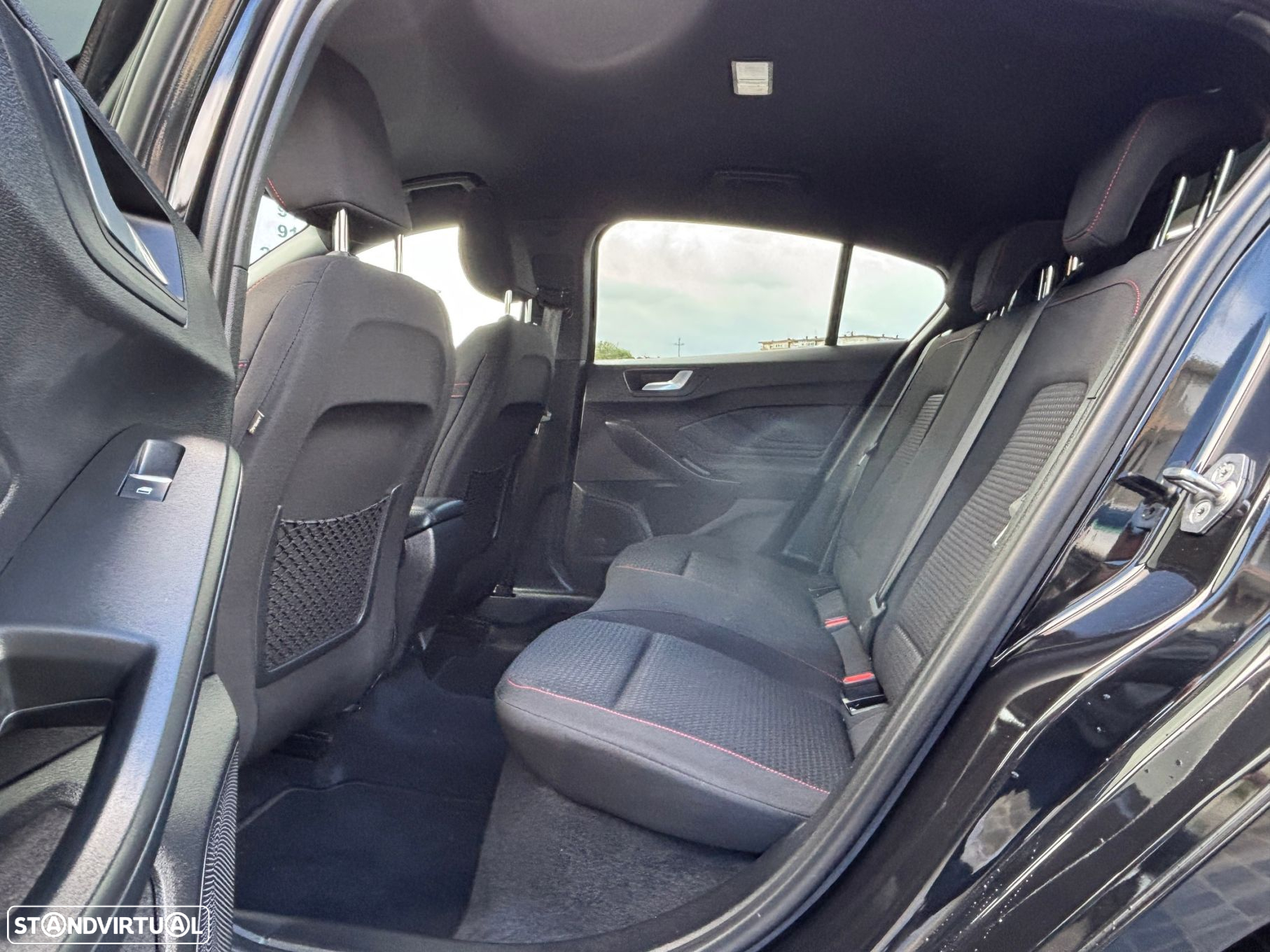 Ford Focus 1.0 EcoBoost MHEV ST-Line - 10