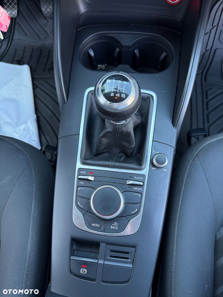 Audi A3 Sportback 2.0 TDI Ambiente - 32