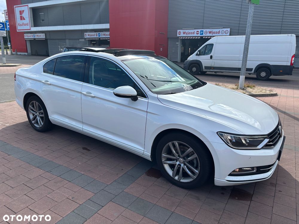 Volkswagen Passat - 12