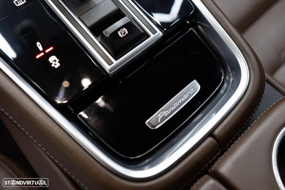 Porsche Panamera 4 E-Hybrid - 38