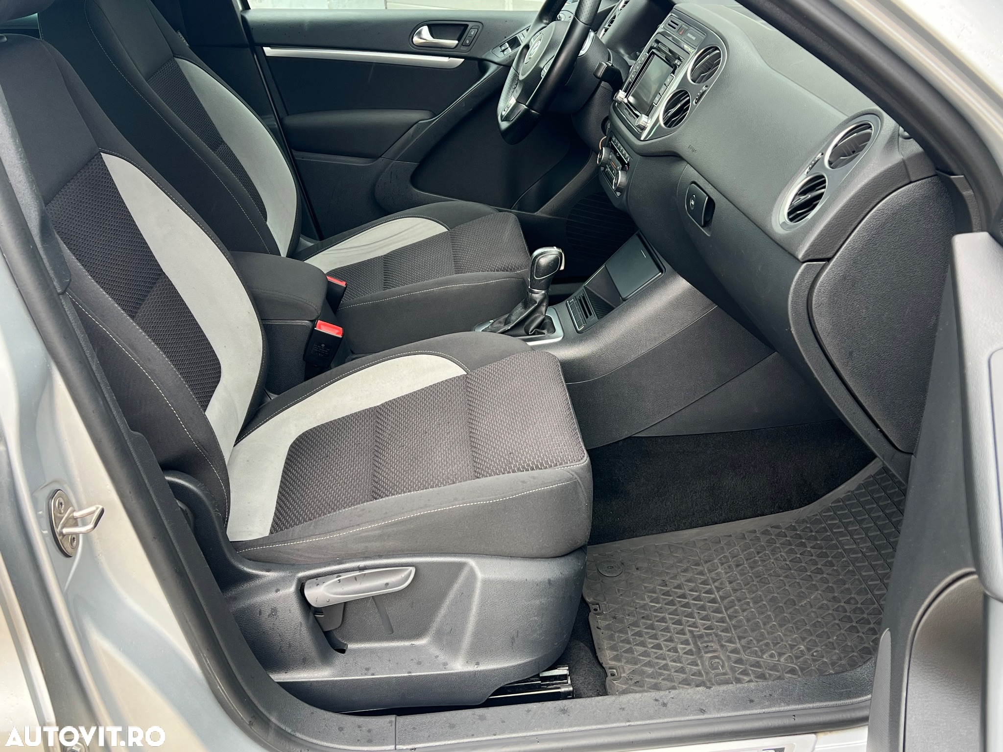 Volkswagen Tiguan 2.0 TDI 4Motion DSG Sport & Style - 10