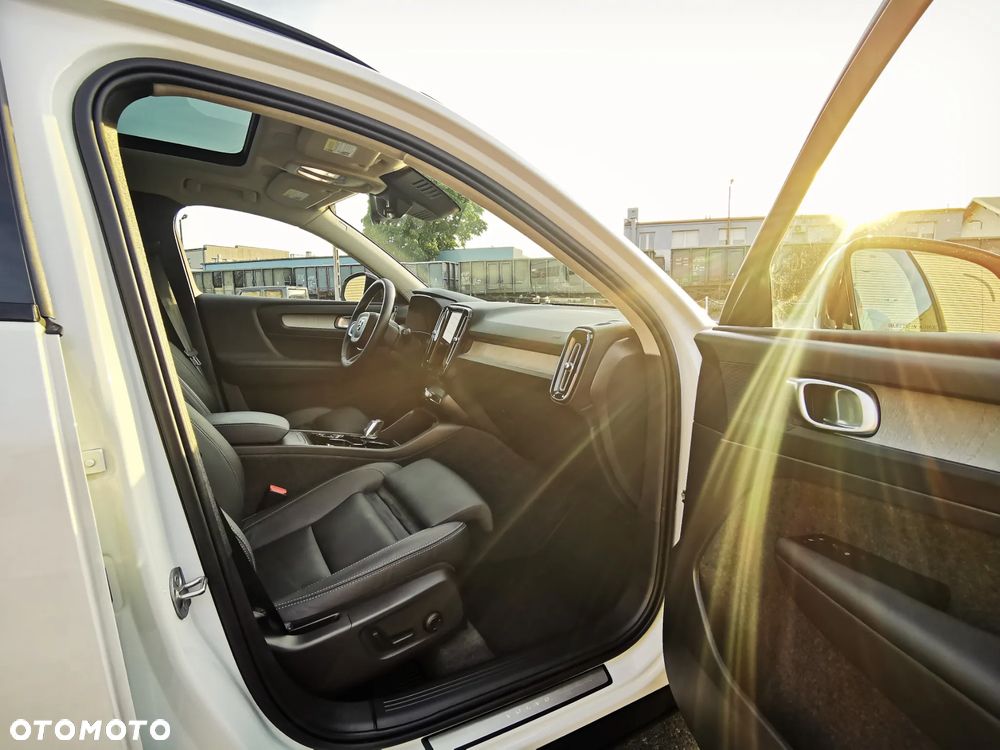 Volvo XC 40 B5 AWD Ultimate Dark - 8