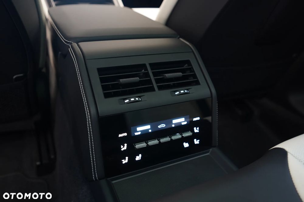 Porsche Panamera - 30