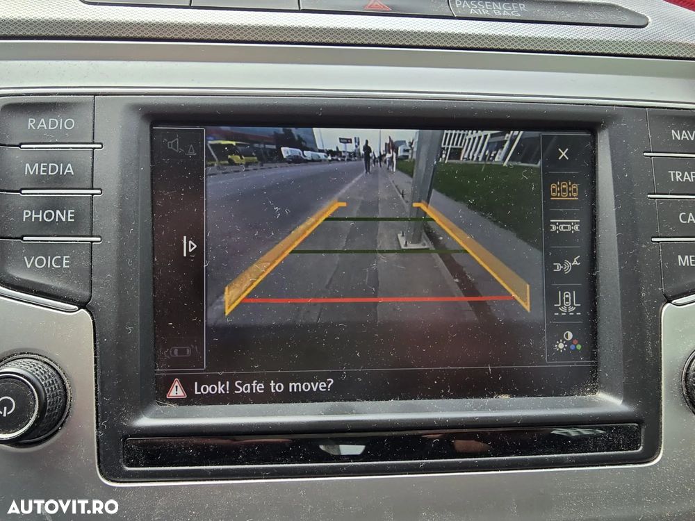 Volkswagen Passat Variant 2.0 TDI Highline - 13