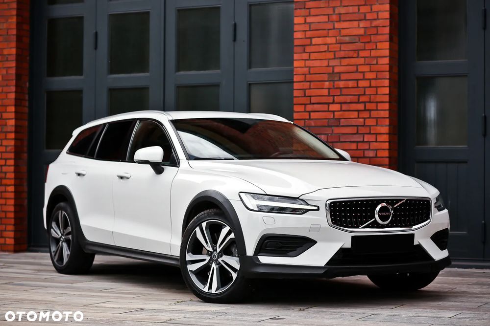 Volvo V60 Cross Country Pro D4 AWD - 1
