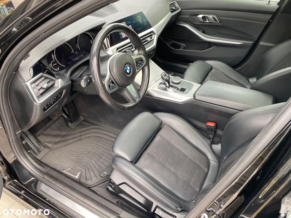 BMW Seria 3 320d Sport Line - 11