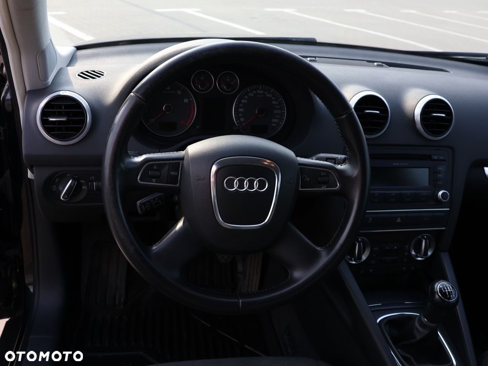 Audi A3 3-drzwiowe 1.4 TFSI Ambiente - 30