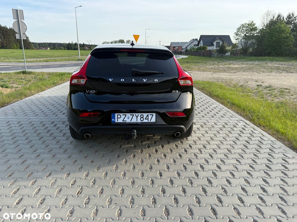 Volvo V40 D3 Momentum - 4