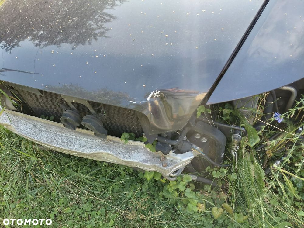 części AUDI A6 C6 2.4 V6 benzyna sedan MASKA PRZÓD LZ7Q - 2