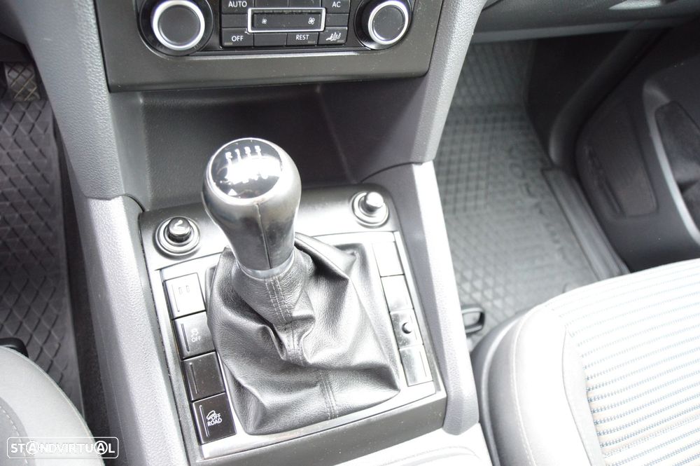 VW Amarok 2.0 TDi CD Trendline CM 4Motion - 20