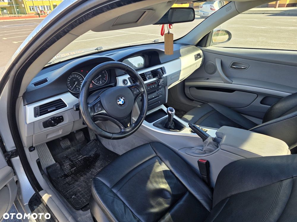BMW Seria 3 325i - 8