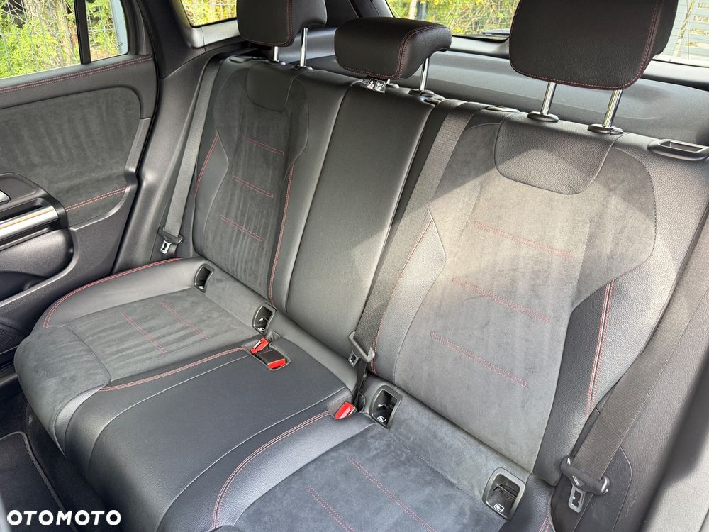 Mercedes-Benz GLA 200 d AMG Line - 40