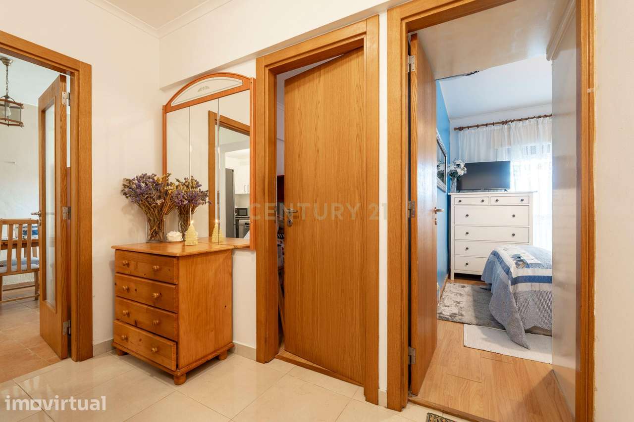 Apartamento T1+1 Remodelado com Varanda e arrecadação em São Domingos - Grande imagem: 3/35