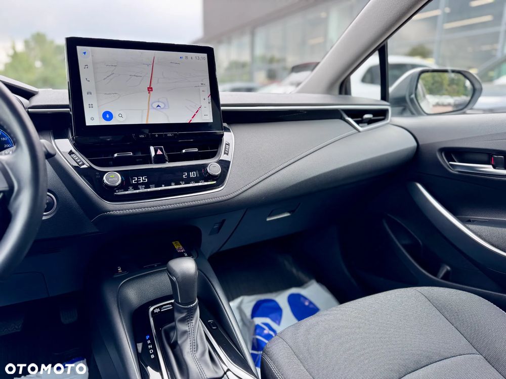 Toyota Corolla 1.8 Hybrid Style - 17