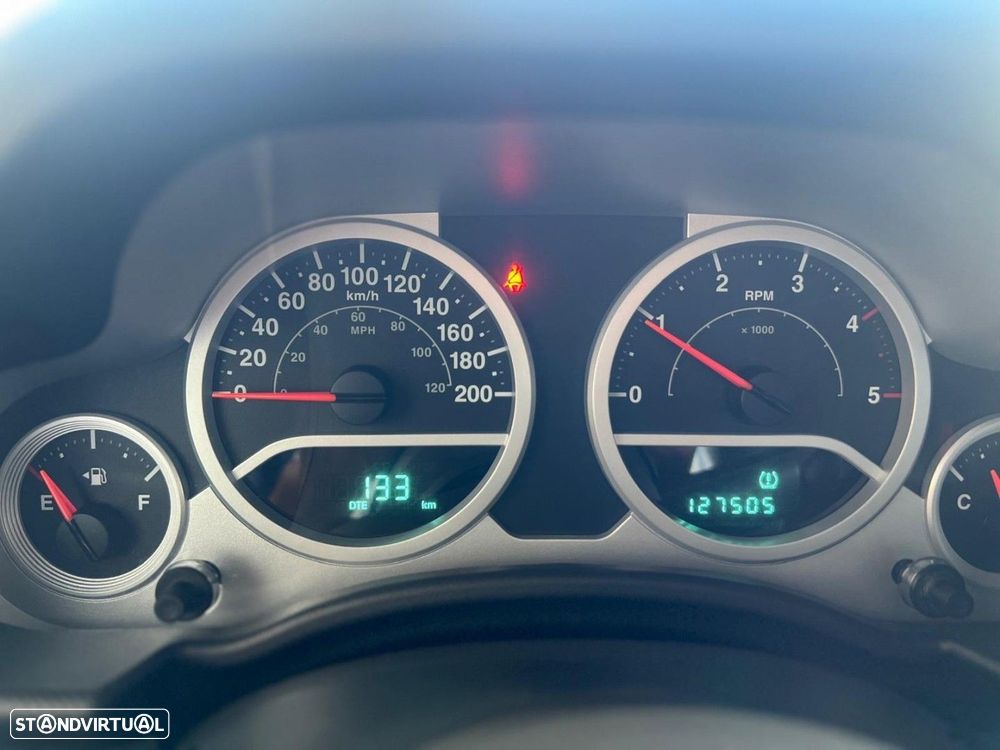 Jeep Wrangler Unlimited 2.8 CRD DPF Sport - 28