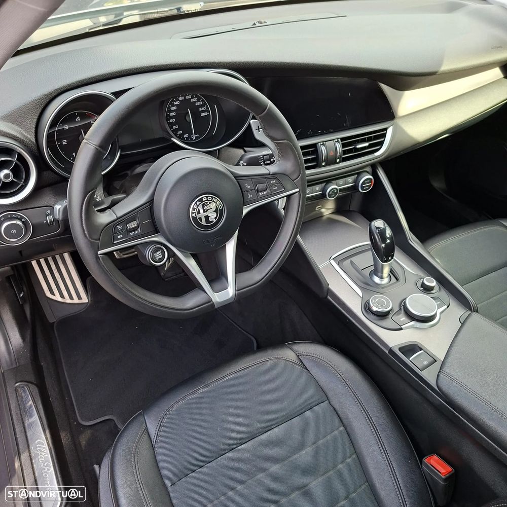 Alfa Romeo Giulia 2.2 D Super AT8 - 6