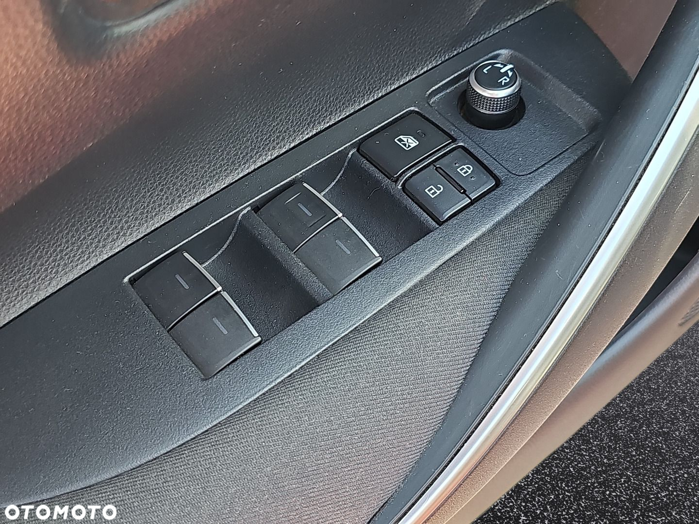 Toyota Corolla - 19