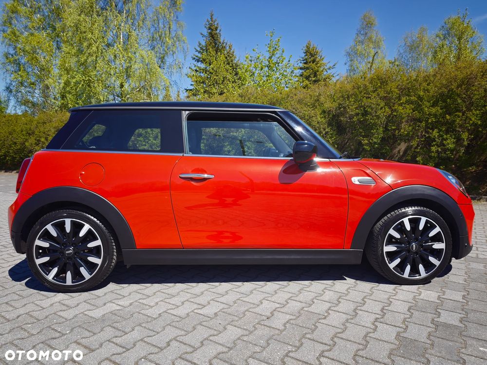 MINI Cooper Essential Trim - 2