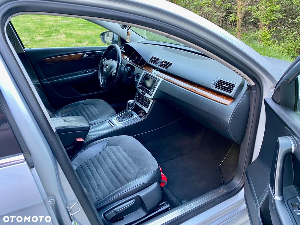 Volkswagen Passat 2.0 TDI DPF DSG Individual Chrom - 13