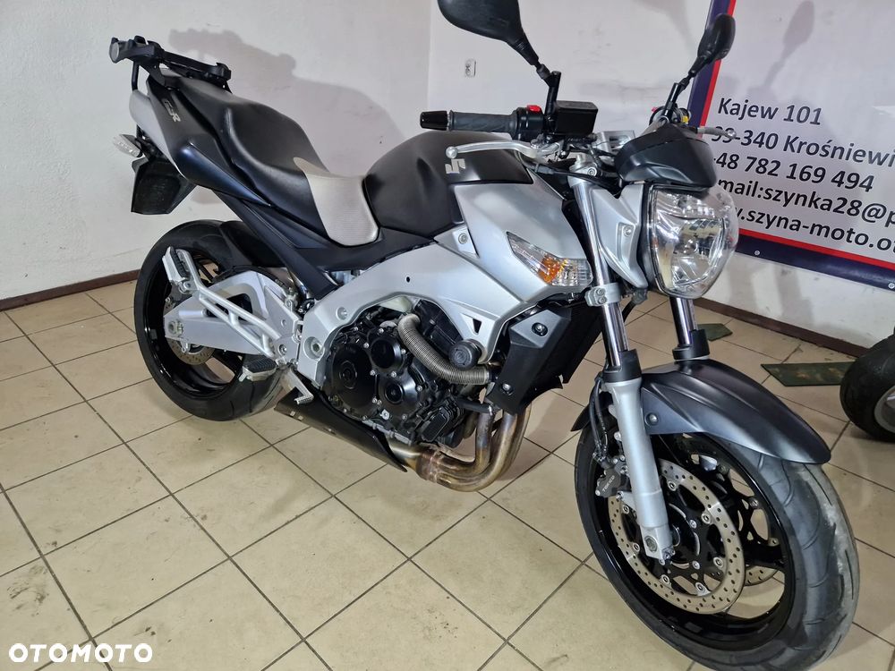 Suzuki GSR - 7