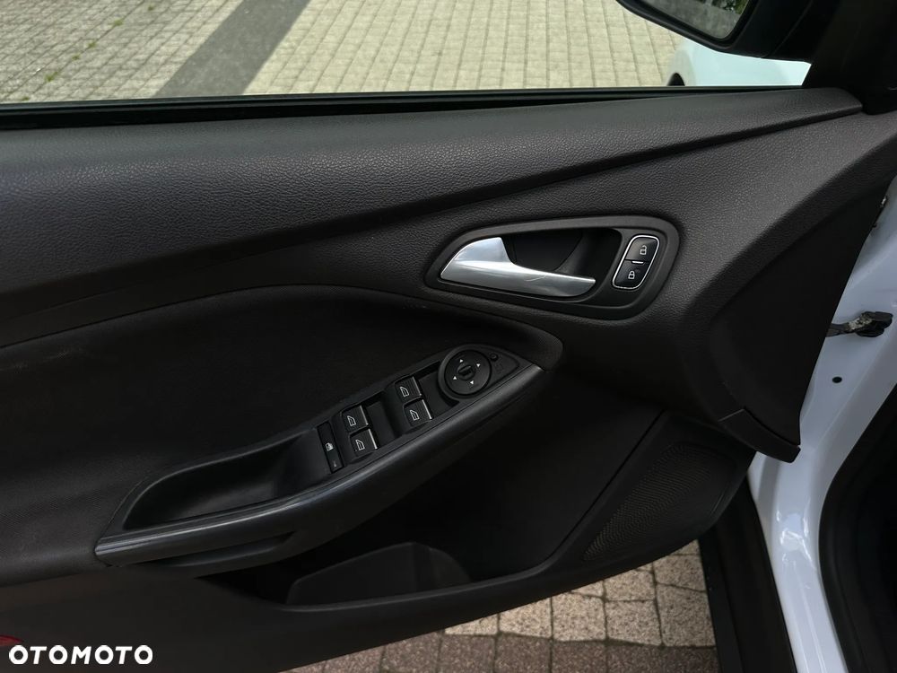 Ford Focus 1.5 TDCi ECOnetic 88g Start-Stopp-System Titanium - 13