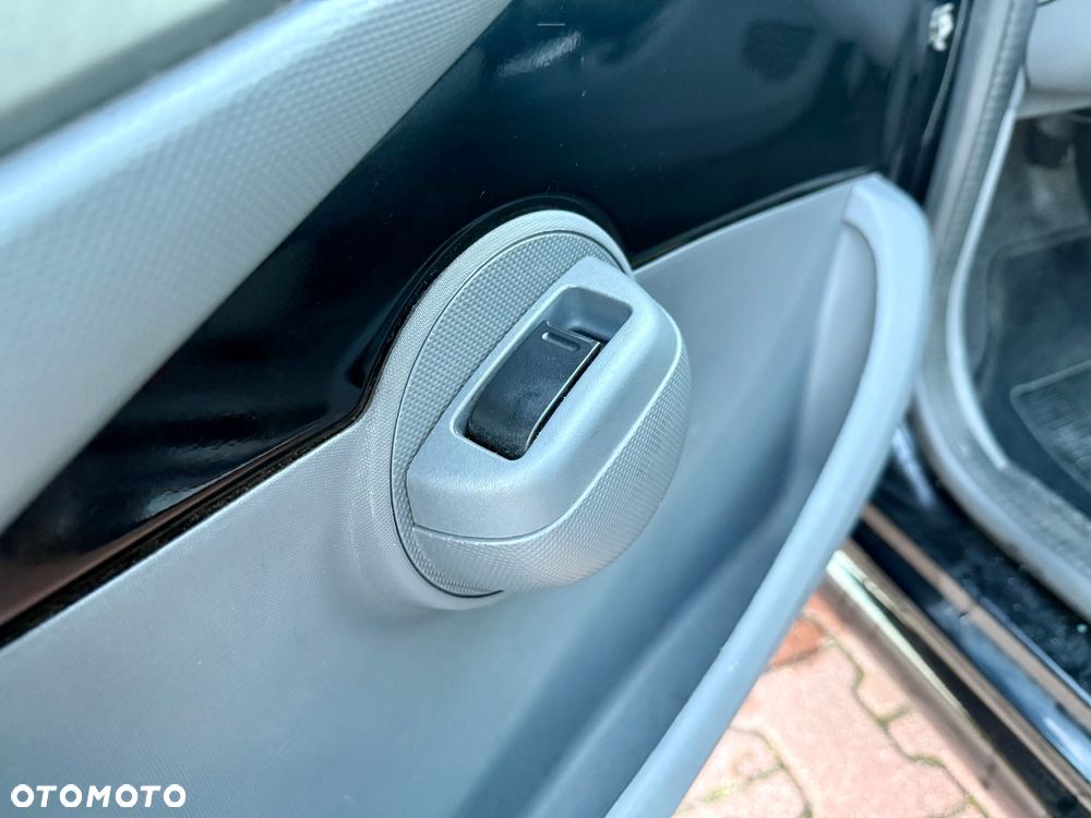 Peugeot 107 1.0 Trendy 2-Tronic - 28