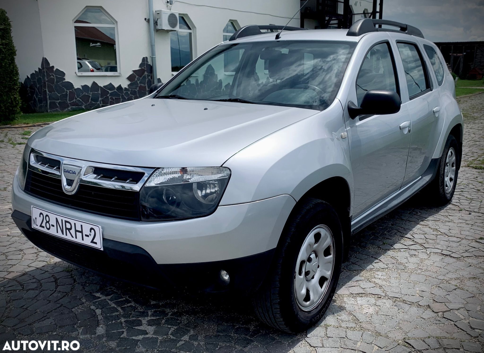 Dacia Duster 1.6 4x4 Laureate - 1