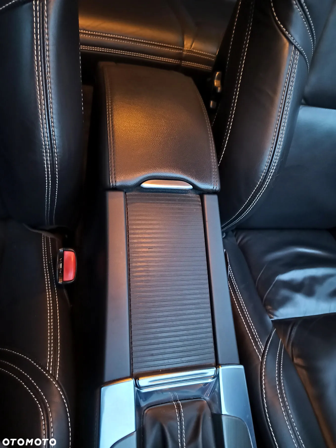 Volvo V60 D6 AWD Plug-in Hybrid R-Design Summum - 22