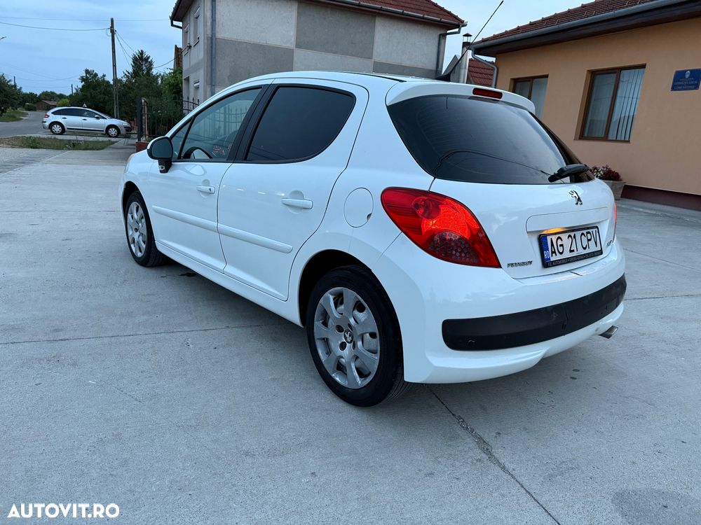 Peugeot 207 1.6HDI Feline - 4