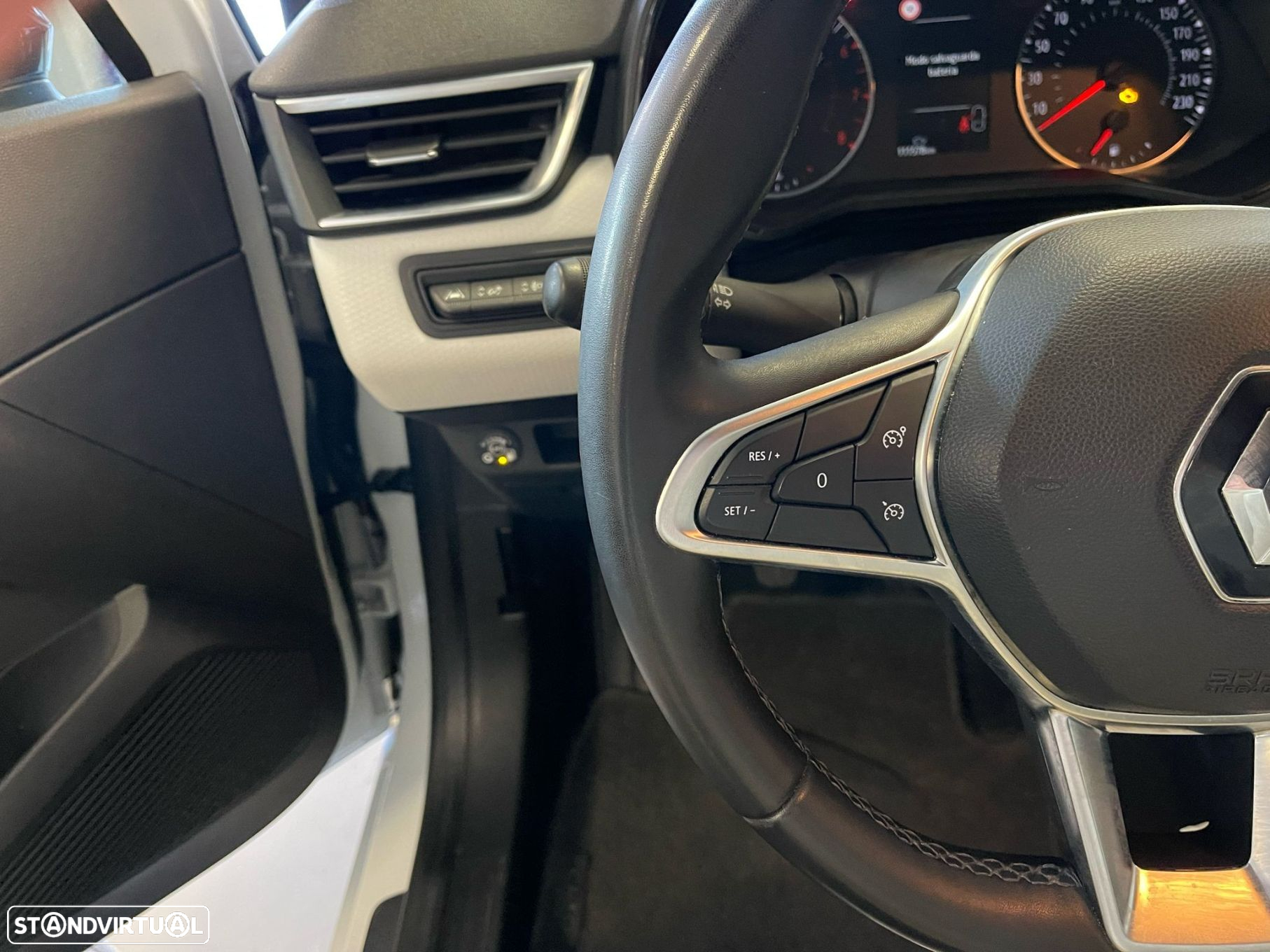 Renault Clio 1.0 TCe Limited Bi-Fuel - 15