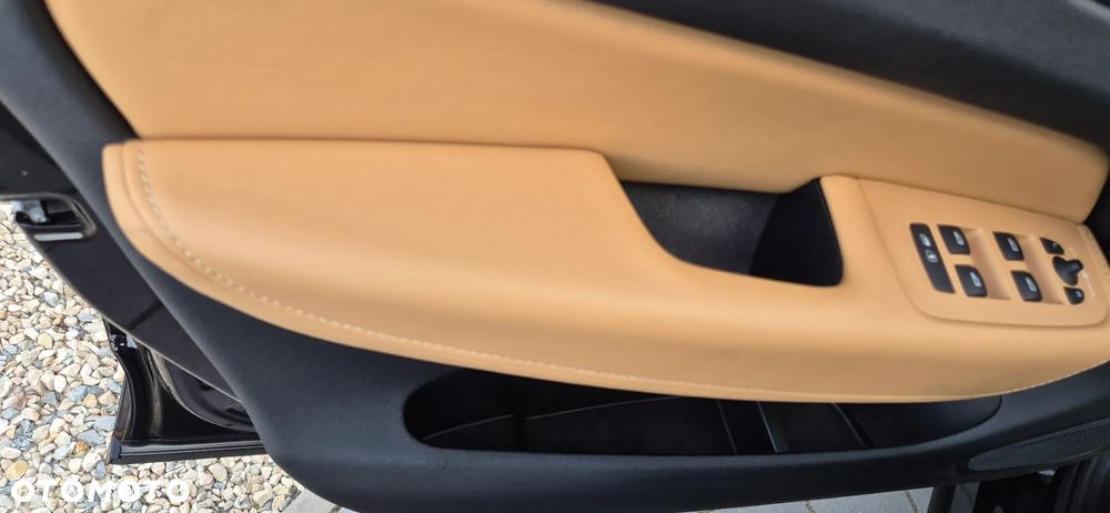 Volvo XC 60 D5 AWD Inscription - 36